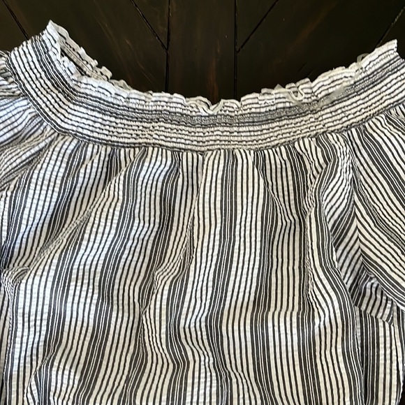 Harlow and Rose sundress off the shoulder! - Picture 3 of 5